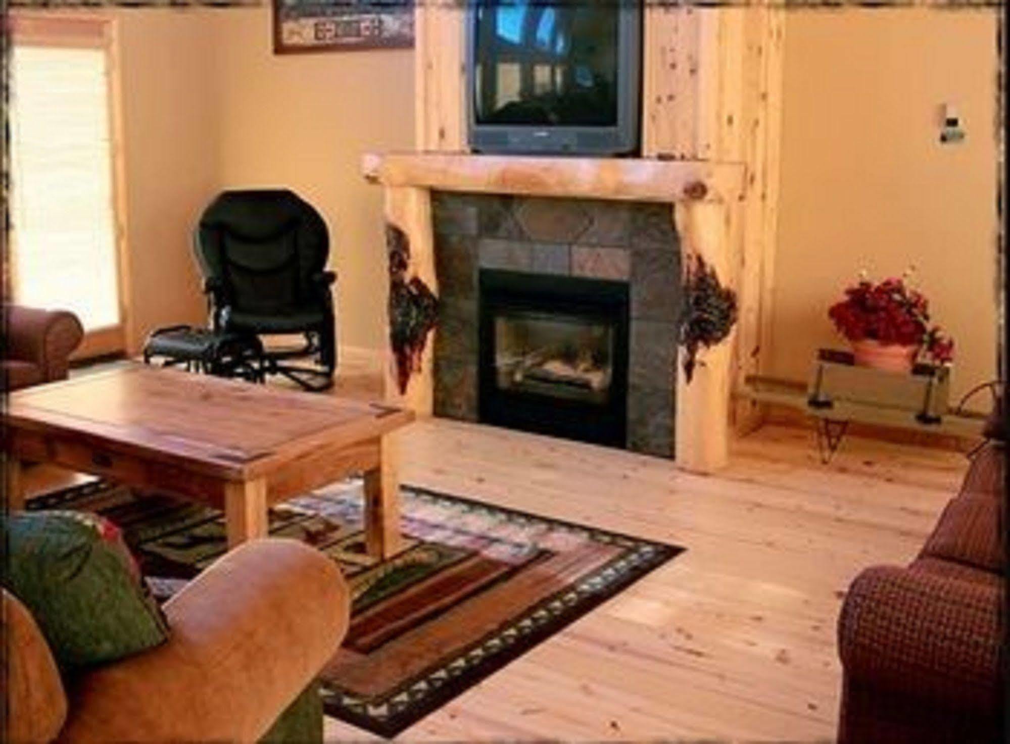 Lodge At Palmer Gulch Hill City Extérieur photo